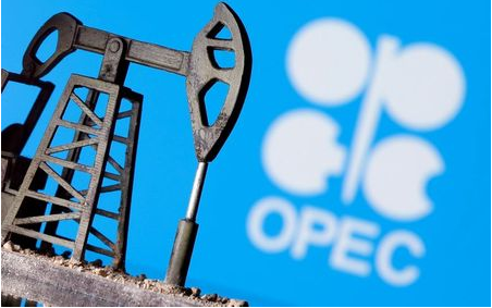 FILE PHOTO: A 3D printed oil pump jack is seen in front of displayed OPEC logo in this illustration picture, April 14, 2020. REUTERS/Dado Ruvic/Illustration/File Photo