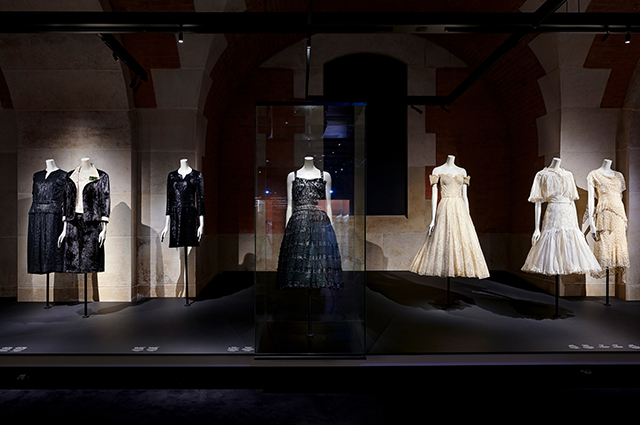 Ванесса Паради, Марион Котийяр и другие на открытии выставки Chanel в Париже Новости моды