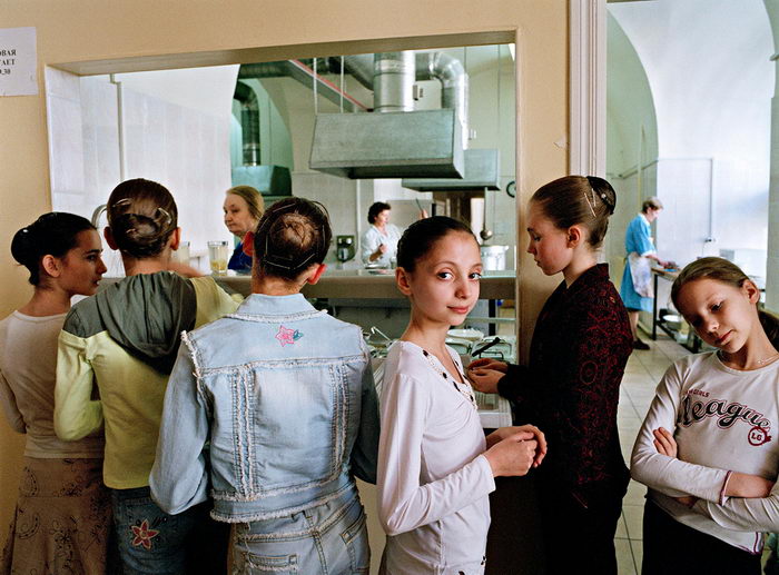 Ученики балетной школы в фотографиях Rachel Papo. Каждодневный труд через боль и отчаяние Ученики балетной школы в фотографиях Rachel Papo. Каждодневный труд через боль и отчаяние