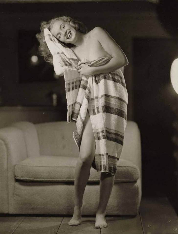 18 редких эротических фотографий Мэрилин Монро в самом начале ее карьеры девушки