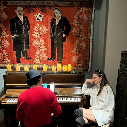 Юлия Пересильд и Клим Шипенко отпраздновали возвращение из космоса: Петров, Милославская и другие гости вечеринки Светская жизнь