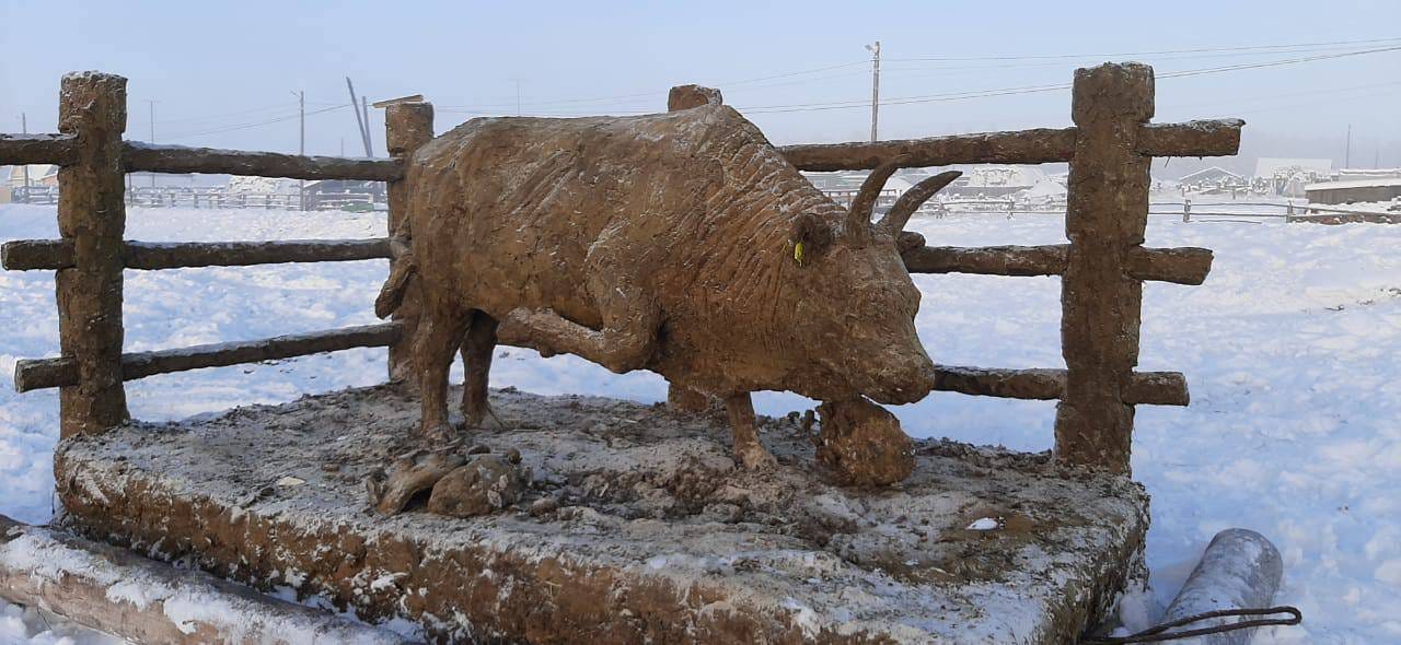 И это опять прекрасно. искусство,общество,россияне,скульптуры,фекалии