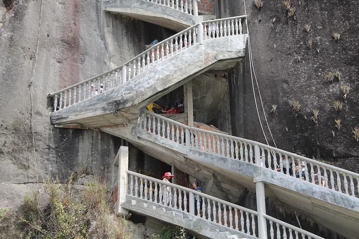 Самые крутые лестницы в мире: 7 головокружительных аттракционов лестница, острове, лестницы, крутые, чтобы, нужно, лестнице, Лестница, также, острова, крутая, хотите, придется, преодолеть, Джеймстауне, Святой, метров, очень, которая, построена