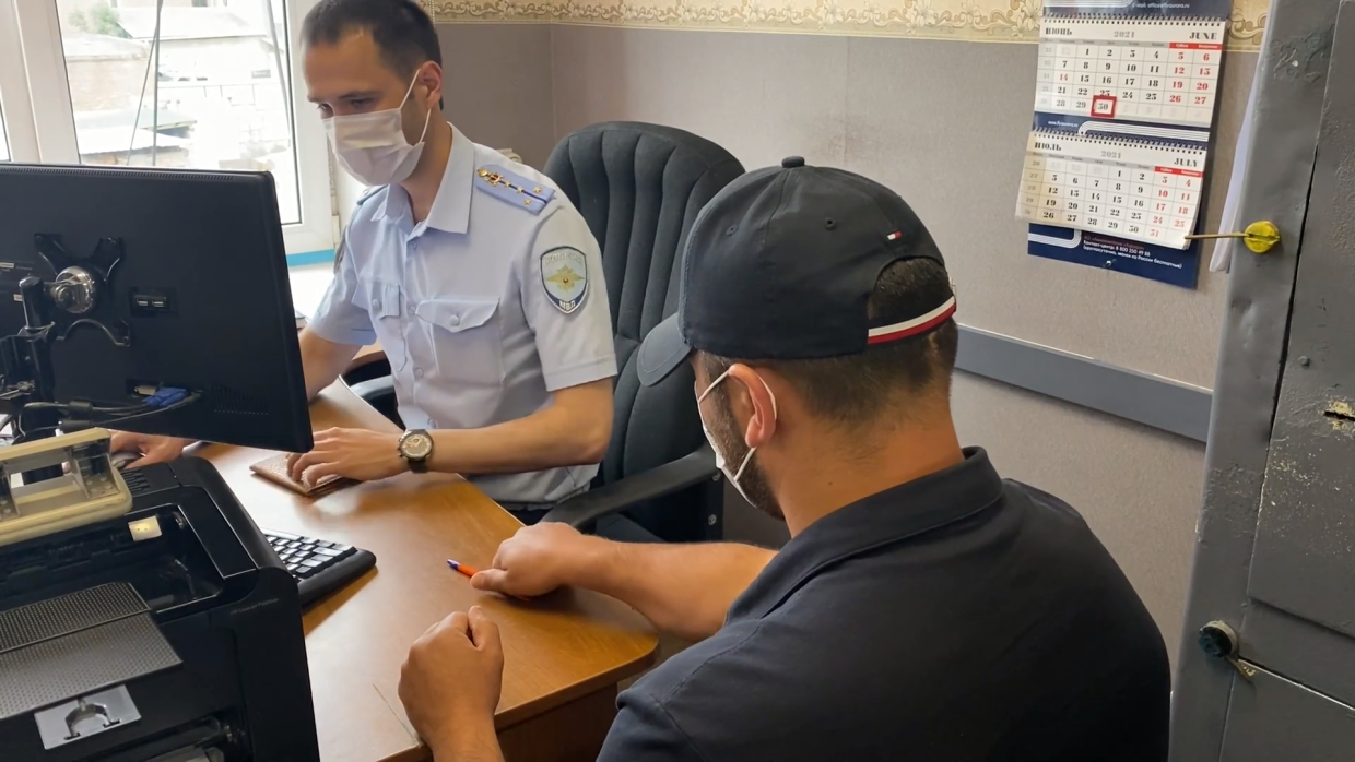 Житель Приморья устроил пожар у дверей клуба, в который его не впустили Житель Приморья устроил пожар у дверей клуба, в который его не впустили Происшествия