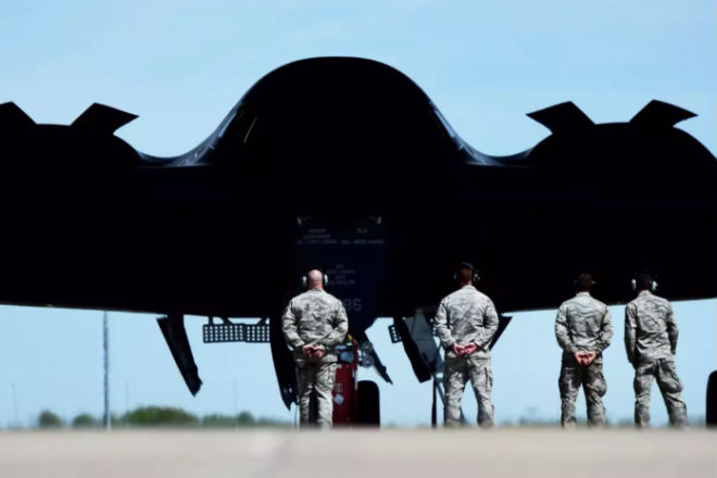 B-21 Raider: самолет, которого боятся в России и Китае B-21 Raider: самолет, которого боятся в России и Китае b-21 raider