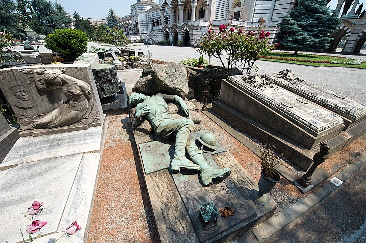 Прогулка по одному из самых красивых кладбищ в Европе Прогулка по одному из самых красивых кладбищ в Европе Европа