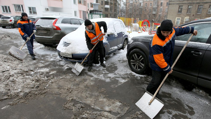 Границы закрыты, работы нет: Миллионы мигрантов грозят русским "коронавирусным бунтом" россия