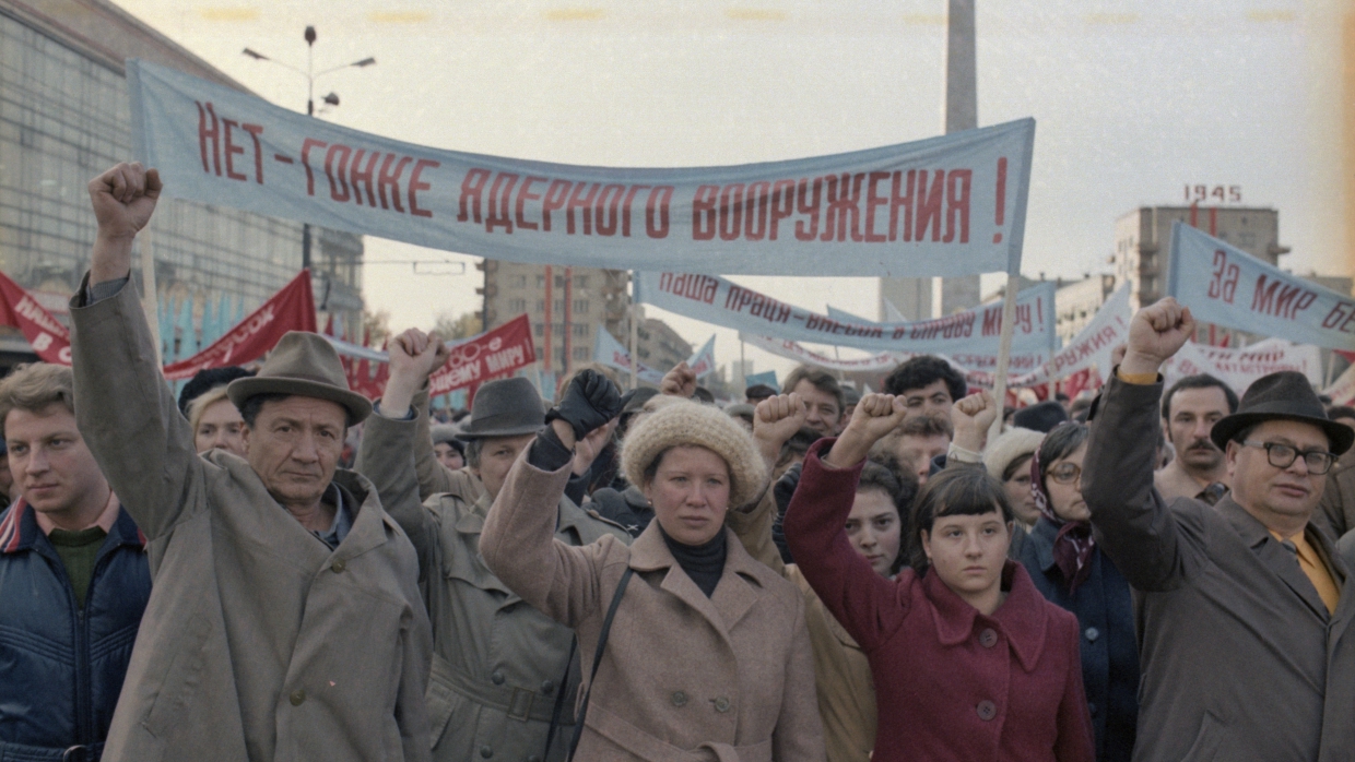 «Кормите нас, а то бомбу сделаем!»: Украина начала пугать Запад ядерным оружием Украина