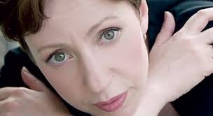 В чем секрет семейного долголетия актрисы, получившей прозвище "вечный двигатель" В чем секрет семейного долголетия актрисы, получившей прозвище "вечный двигатель" актриса,Галина Петрова,наши звезды,фильм,шоу,шоубиz,шоубиз