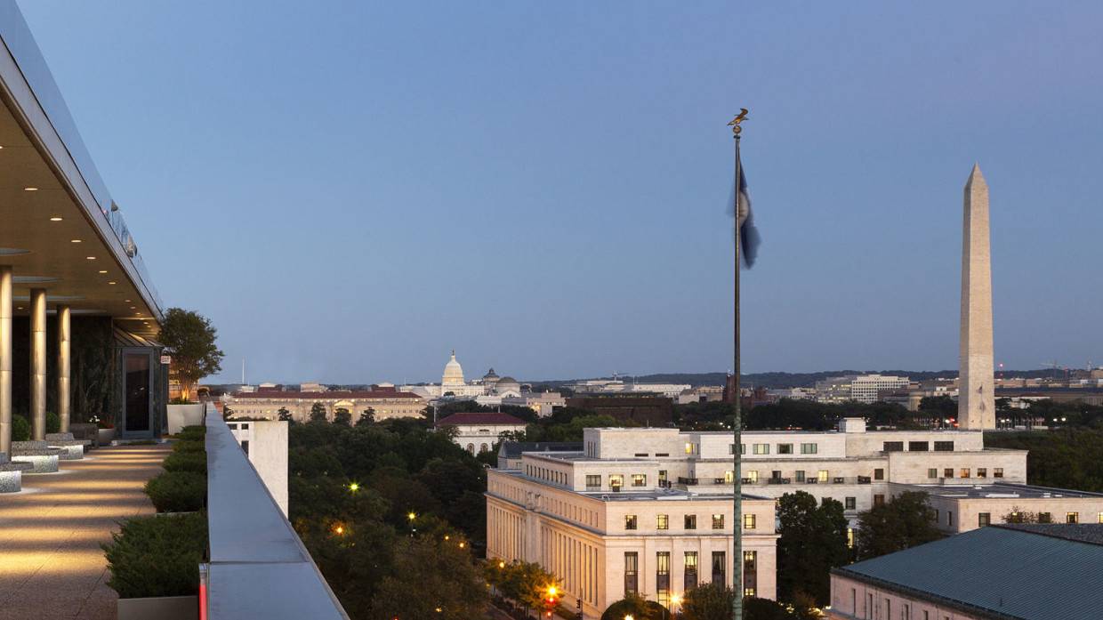 Госдеп призвал граждан США немедленно покинуть Украину