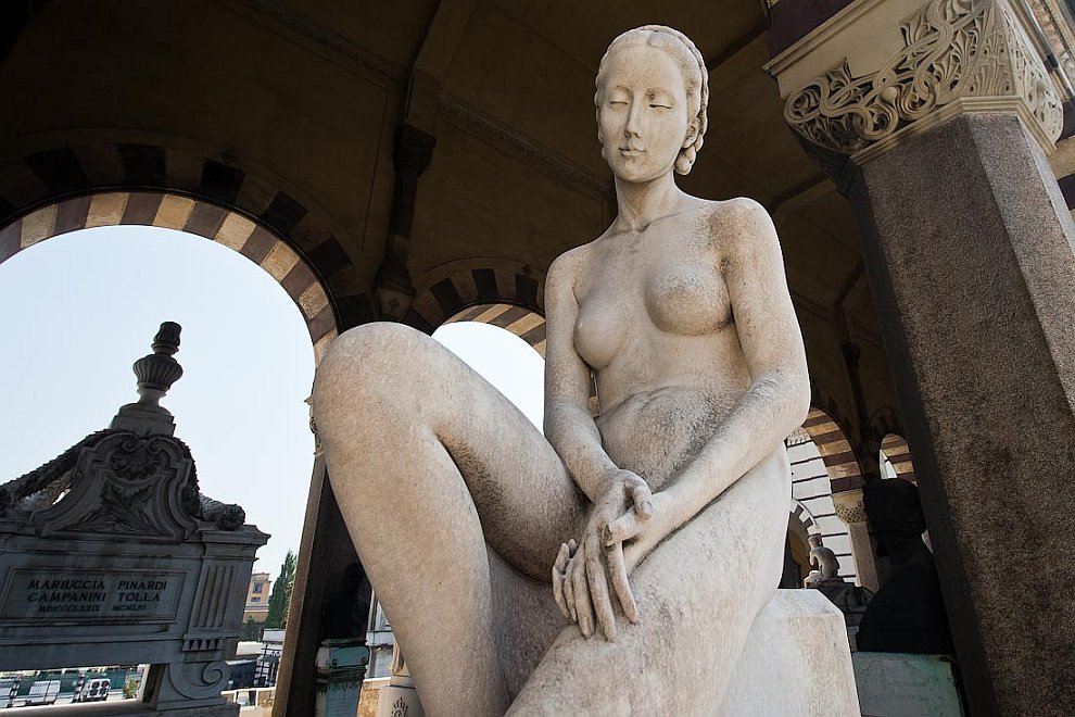 Прогулка по одному из самых красивых кладбищ в Европе Прогулка по одному из самых красивых кладбищ в Европе Европа