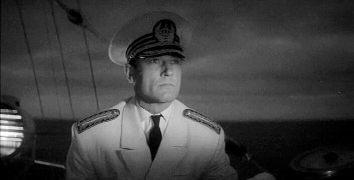 «Девочки, а вы случайно не ошиблись?», актер сыгравший робкого зрителя в «Джентльменах удачи» 