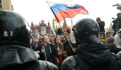 На фото: несанкционированная акция в поддержку Алексея Навального в Москве