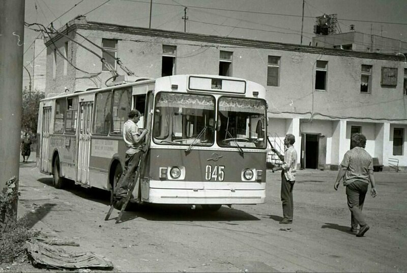 Девяностые в российской провинции Девяностые в российской провинции ретро,СССР