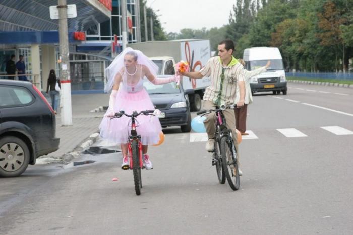 Веселый способ отпраздновать свадьбу, смотрим 