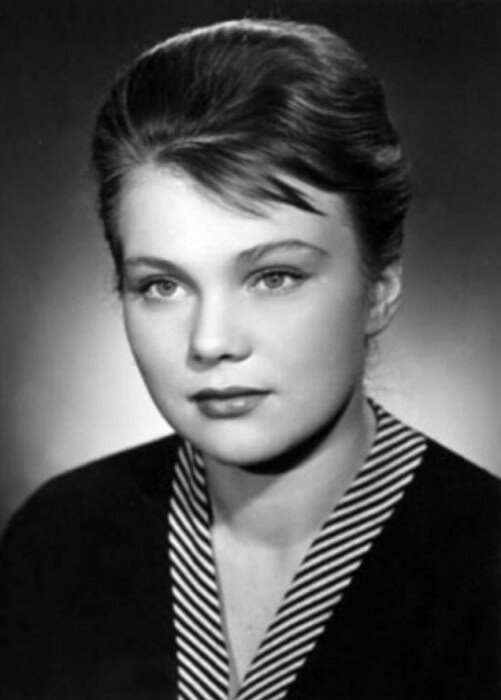 Красавица актриса Светлана Жгун бросила любящего мужа, а ее жизнь погубил пьющий режиссёр 