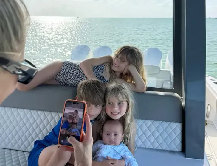 Энрике Иглесиас показал младшего сына от Анны Курниковой Энрике, Курниковой, Иглесиас, видео, младший, Иглесиаса, Ромео, детей, коечто, ИглесиасаОднако, недавно, всётаки, соцсетяхДети, своих, публике, показала, наконецто, Испанский, Марию, Совсем