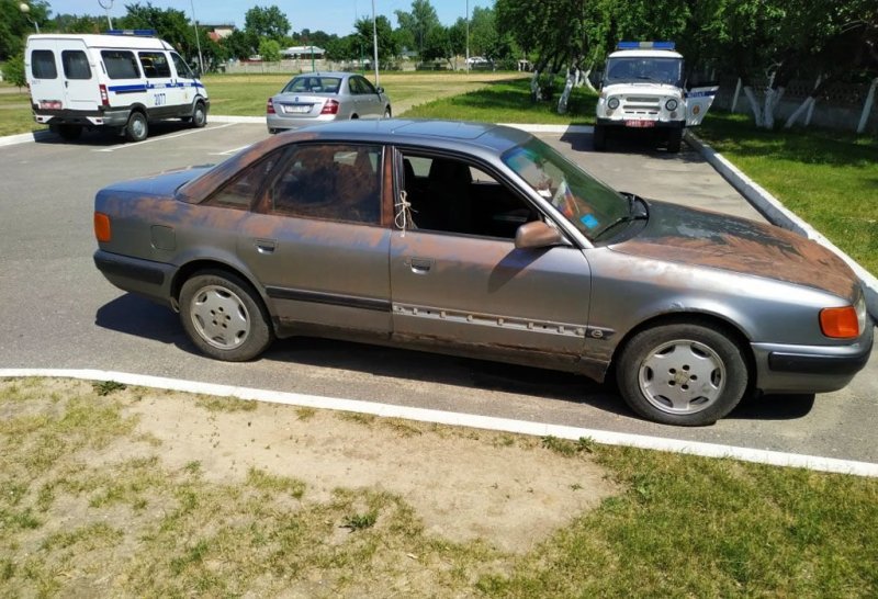 Белорусские школьники отремонтировали чужую машину и угнали её автомобили,водители,гибдд,дороги,ремонт автомобилей,угон машин