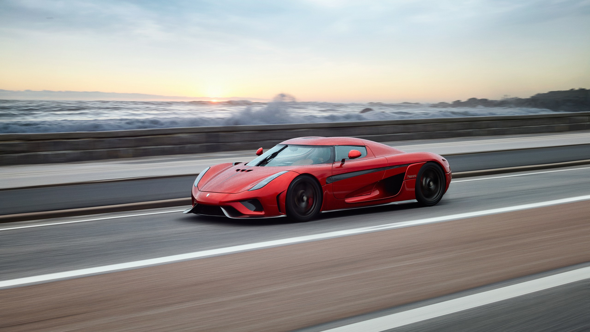 Koenigsegg разгоняет гиперкары до 300 км/ч перед продажей Новости