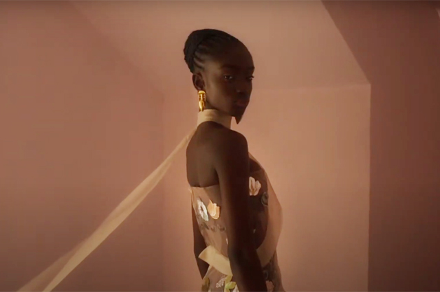 Неделя высокой моды: Кейт Мосс с дочерью, Паулина Поризкова, Кристи Тарлингтон в фильме-показе Fendi от Луки Гуаданьино Новости моды