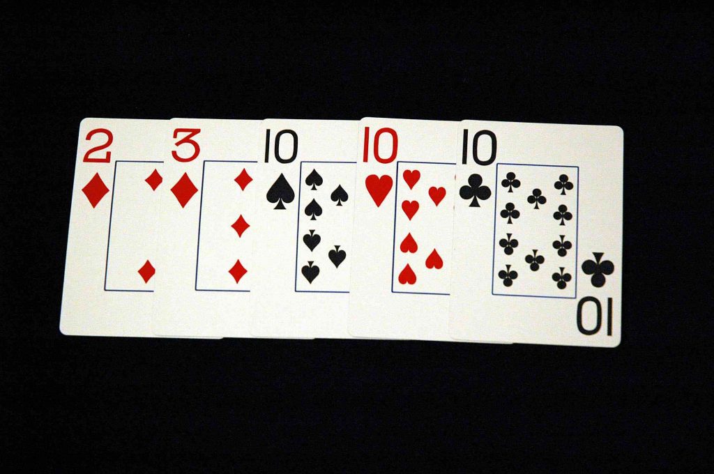 Сет или тройка - третья комбинация в покере