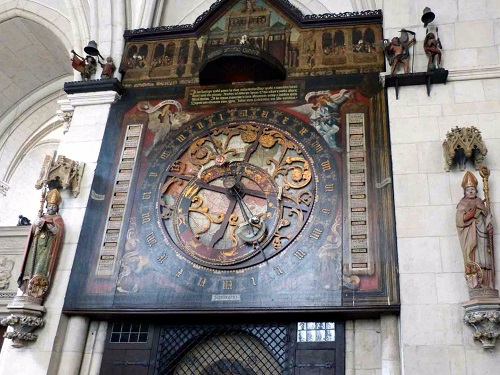 Астрономические часы на русских часовнях
