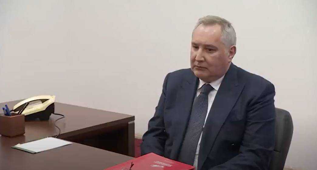 «Работайте, братья!»: Рогозин обратился к сотрудникам Роскосмоса после назначения Госдумой нового руководителя корпорации
