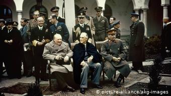 Черчилль, Рувельт и Сталин на конференции в Ялте в 1945 году