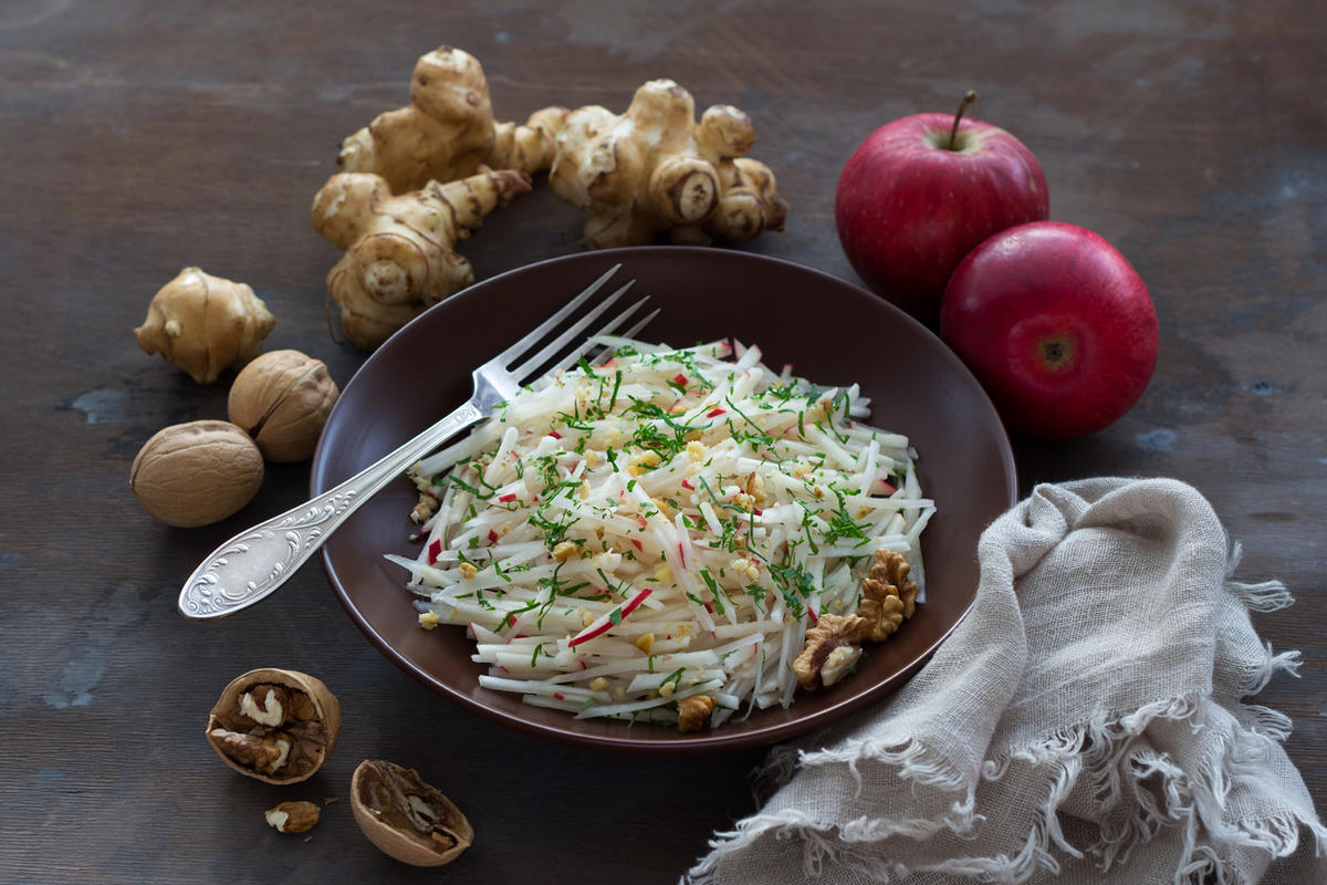 Салат из топинамбура с курицей