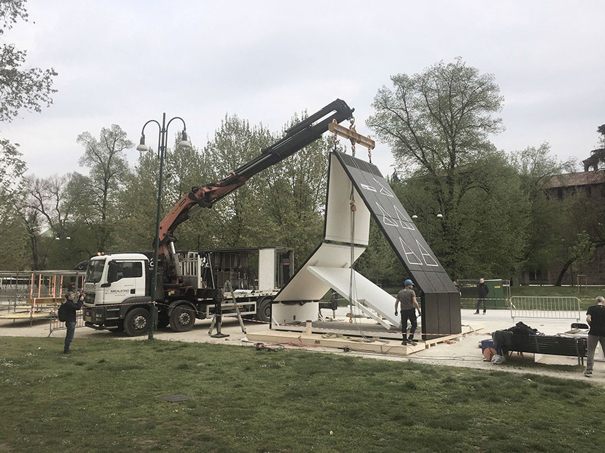 etot-domik-postroili-za-6-chasov-i-33000-dollarov-a-teper-zaglyanite-vnutr_002