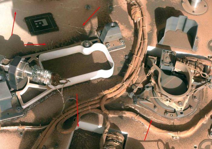 Марсианские ребусы на корпусе, от куда они? (8 фото + 2 видео)