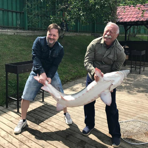 Якубович младший — просто копия своего отца Якубович младший — просто копия своего отца актер,звезда,леонид якубович,наши звезды,фильм,фото,шоубиz,шоубиз