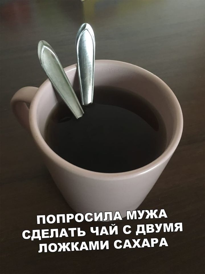 В самолете, на отдых в жаркие страны, летят две блондинки. Вдруг у одной краснеет лицо...