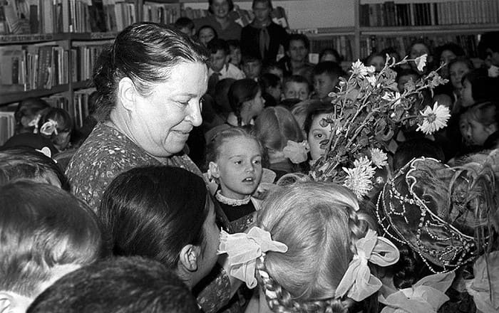 От чего искала спасения детская писательница Агния Барто в литературе