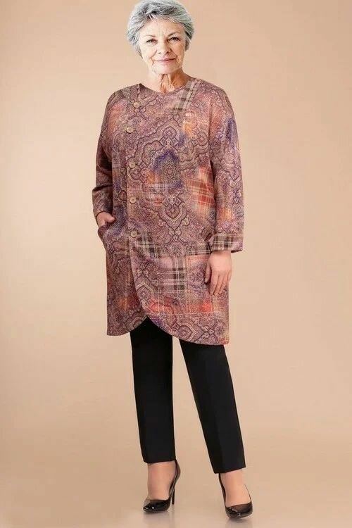 Женщина 60+ в брючных образах. Стильно и современно внешность,гардероб,красота,мода,мода и красота,модные образы,модные сеты,модные советы,модные тенденции,обувь,одежда и аксессуары,стиль,стиль жизни,уличная мода,фигура