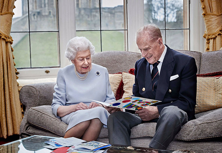 Такого не бывало 70 лет: королева Елизавета II и принц Филипп озвучили свои планы на Рождество Монархи,Британские монархи
