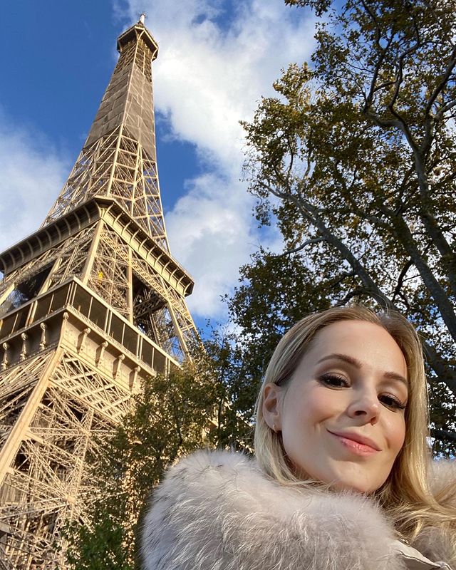 Домой за деньгами: актёры, которые возвращаются в Россию только за заработками Звезды