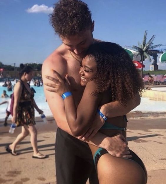 Любовь не знает границ, ей всё равно какого ты цвета Любовь не знает границ, ей всё равно какого ты цвета не всё так грустно