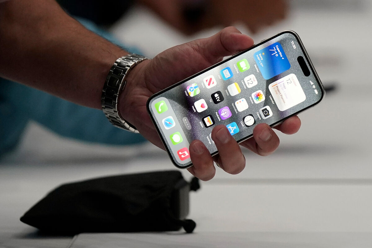 Аналитик Муртазин: Apple не станет разрешать RuStore для российских iPhone