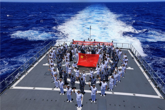 У китайского флота насчитали армаду в 600 кораблей авианосец