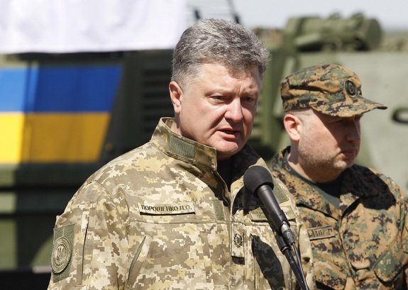 Порошенко решил отказаться от претензий на Крым и Донбасс, первый шаг уже сделан Порошенко решил отказаться от претензий на Крым и Донбасс, первый шаг уже сделан