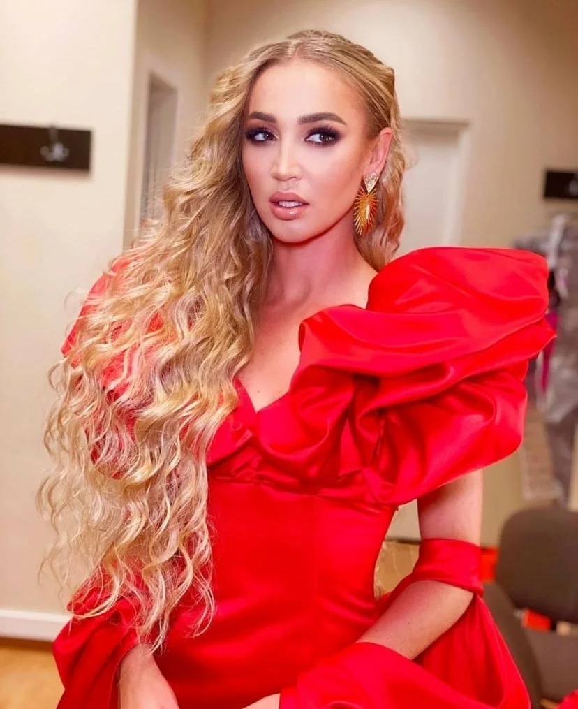 9 самых богатых знаменитостей России 9 самых богатых знаменитостей России Звезды