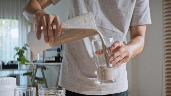 Этот рецепт белкового смузи лучше любого протеинового порошка, а главное, безопаснее