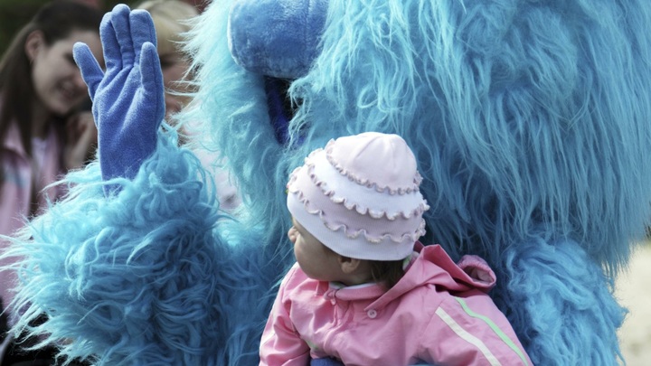 "Дети без ограничений, оптом и в розницу": Для кого вынашивают младенцев русские мамы