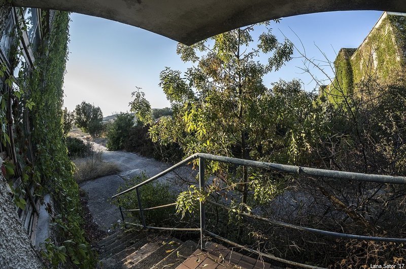 Заросший пионерский лагерь в Крыму Заросший пионерский лагерь в Крыму самостоятельные путешествия,туризм