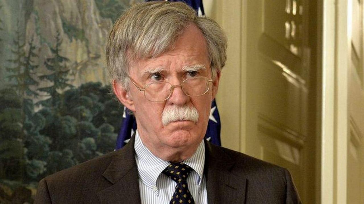 США вживаются в непривычную роль жертвы