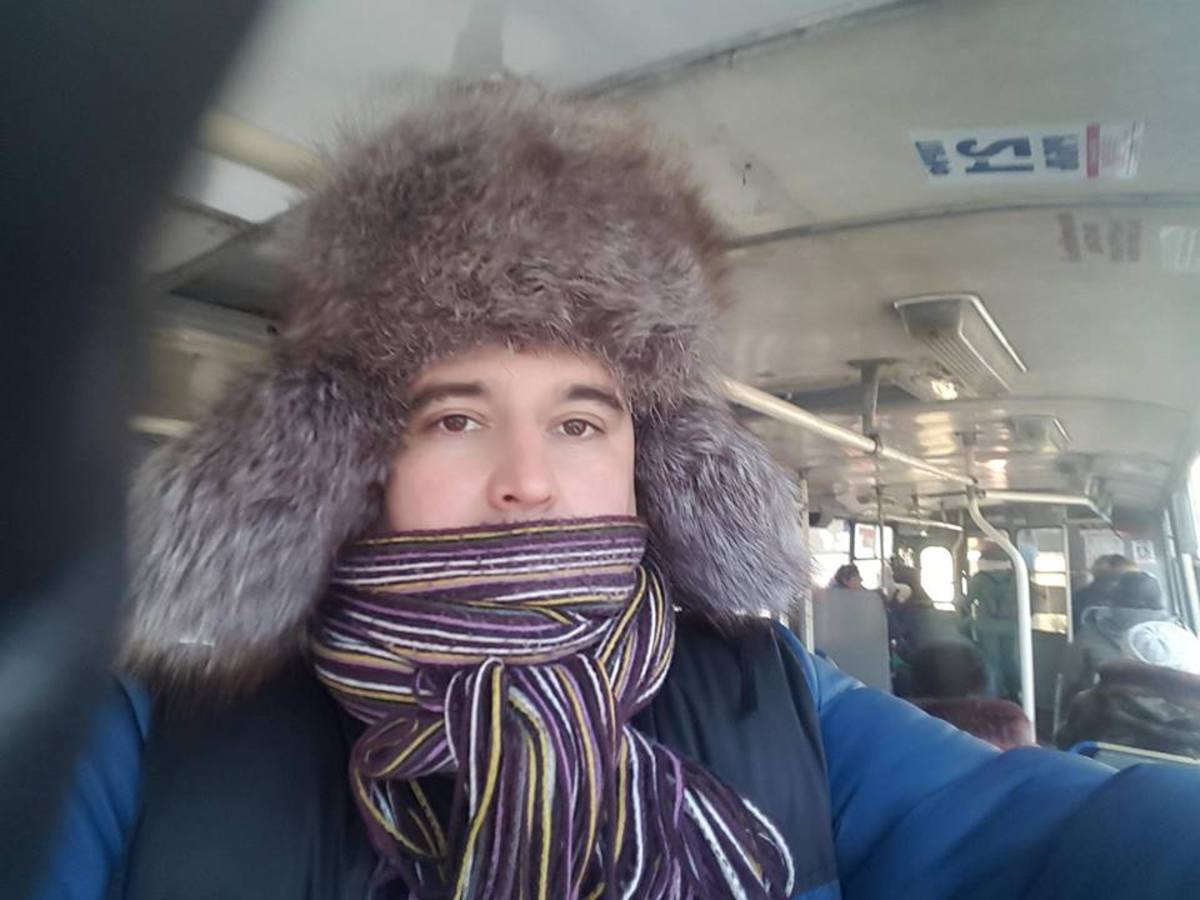 Депутат-коммунист пересел с кроссовера на трамвай и рассмешил соцсети 