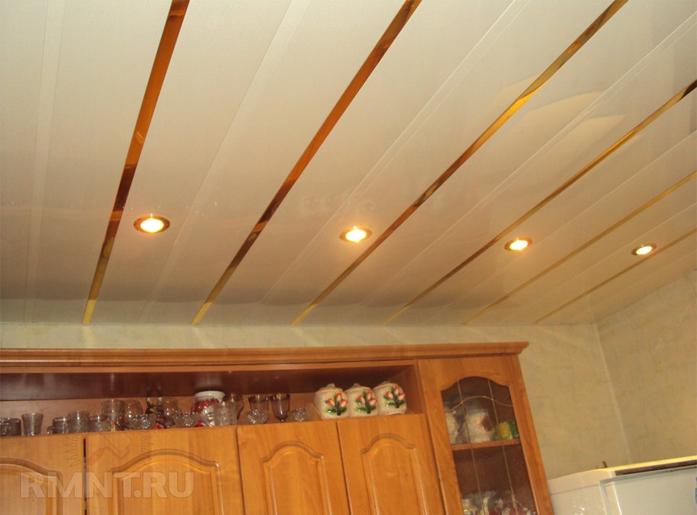 Потолочные панели на кухне