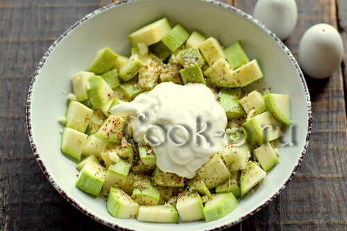 Кабачки + сметана и – в духовку, вкуснятина практически «из ничего» и не надо стоять у плиты овощные блюда