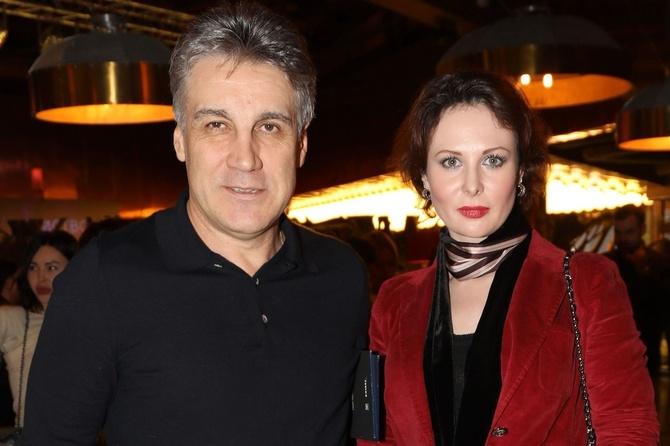 Она сделала ему карьеру, а он ушел к молодой актрисе после 20 лет брака: все жены и дети Алексея Пиманова Алексей, Пиманов, Валентина, Пиманова, когда, закон», «Человек, программы, Алексея, очень, журналист, первого, продюсер, жизнь, чудес», работал, долго, одном, встретить, именно